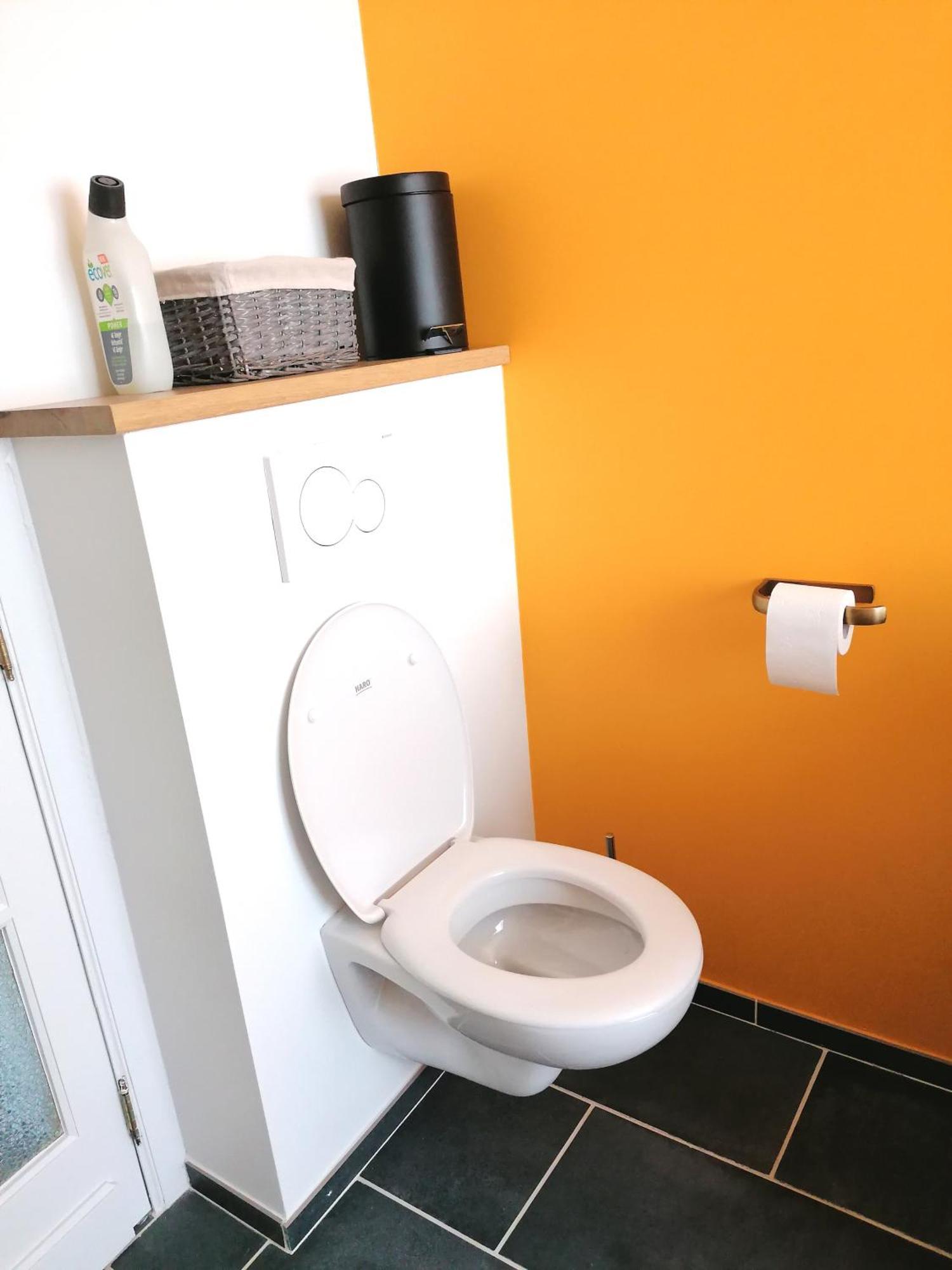 Une Chambre Au Verger Anthisnes Exteriör bild